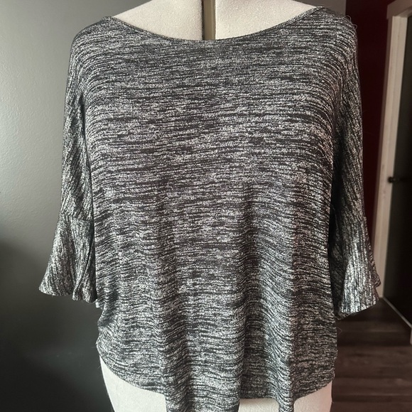 **3 for $15**a.n.a. Gray Women's Blouse - Picture 4 of 5